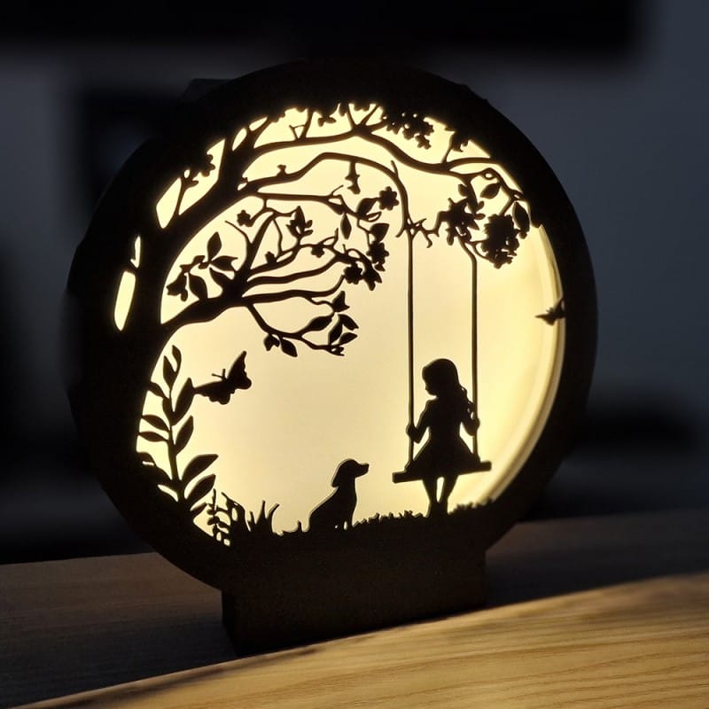 LED-lampje meisje op schommel met hond | Fluo Dog