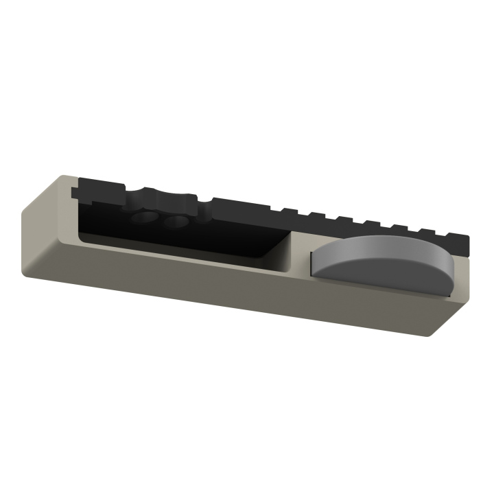 Metalowy pojemnik do noseworku o prostokątnym kształcie – trwały i łatwy do utrzymania w czystości.