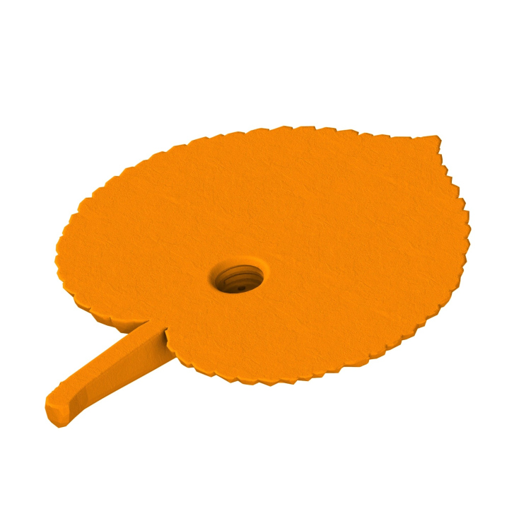 Ukrycie zapachu do treningóe nosework - atrapa liścia z lipy z gniazdem na puszki zapachowe