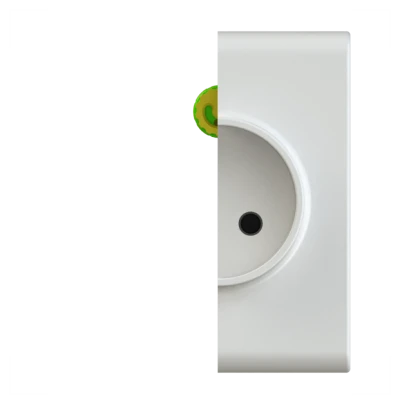 Prázdná plechovka Nano+ vedle zásuvky